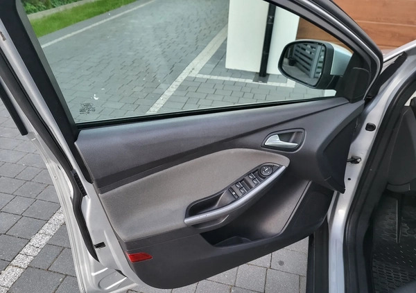 Ford Focus cena 22800 przebieg: 260640, rok produkcji 2013 z Lębork małe 301